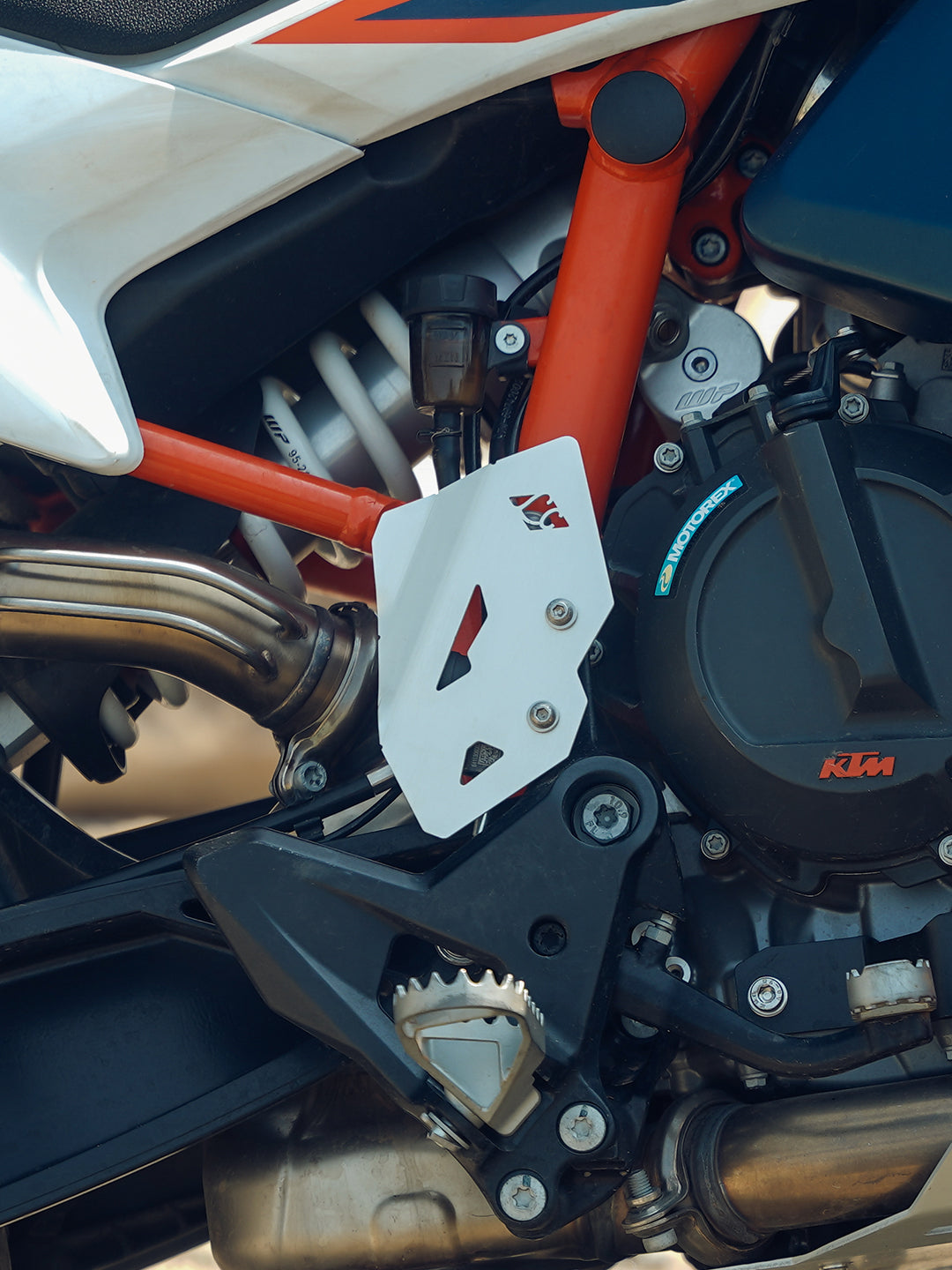 Legundary KTM ADV 890 Titanium Master Cylinder Guard - Silver