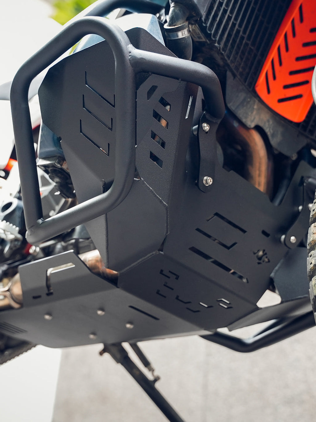 Legundary KTM ADV 890 Vambrace Bash Plate in Black