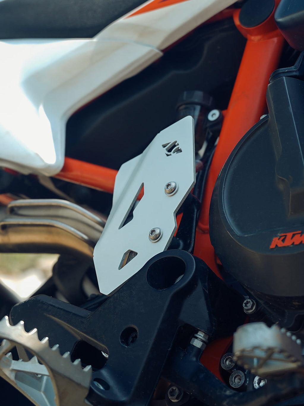 Legundary KTM ADV 890 Titanium Master Cylinder Guard - Silver