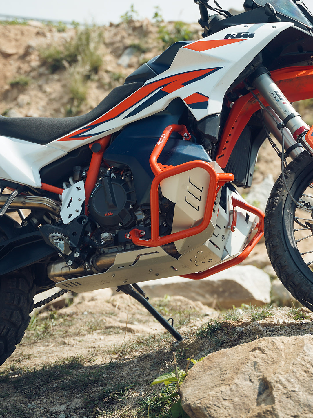 Legundary KTM ADV 890 Vambrace Bash Plate - Silver Finish