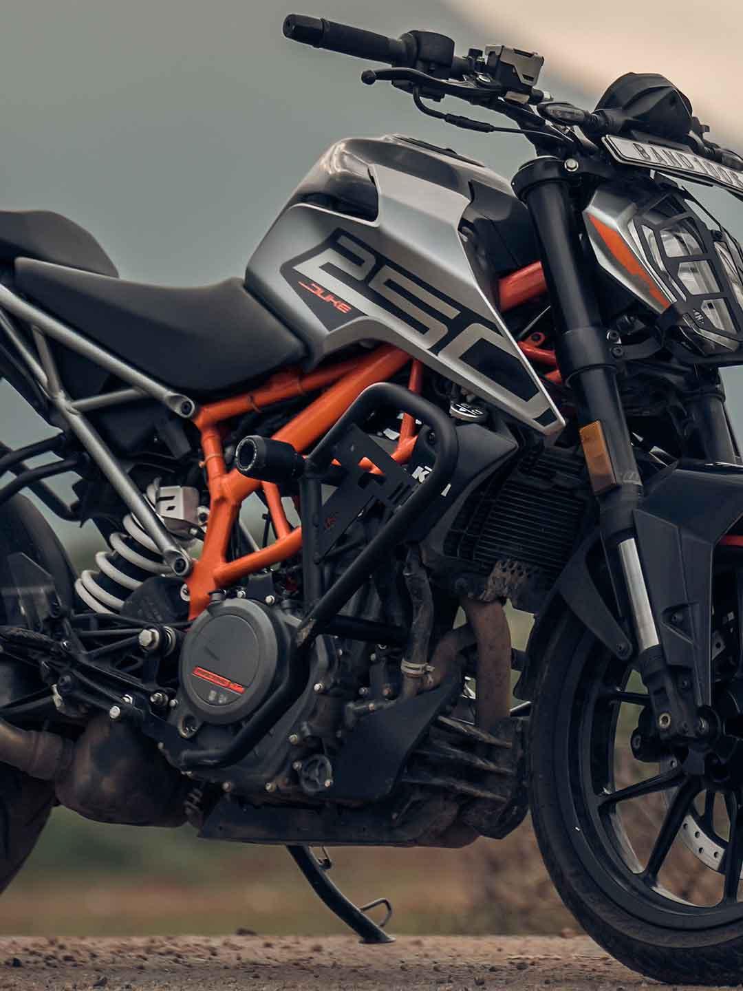 LCB KTM Duke 250 Pegasus Crashguard With Slider - Moto Modz